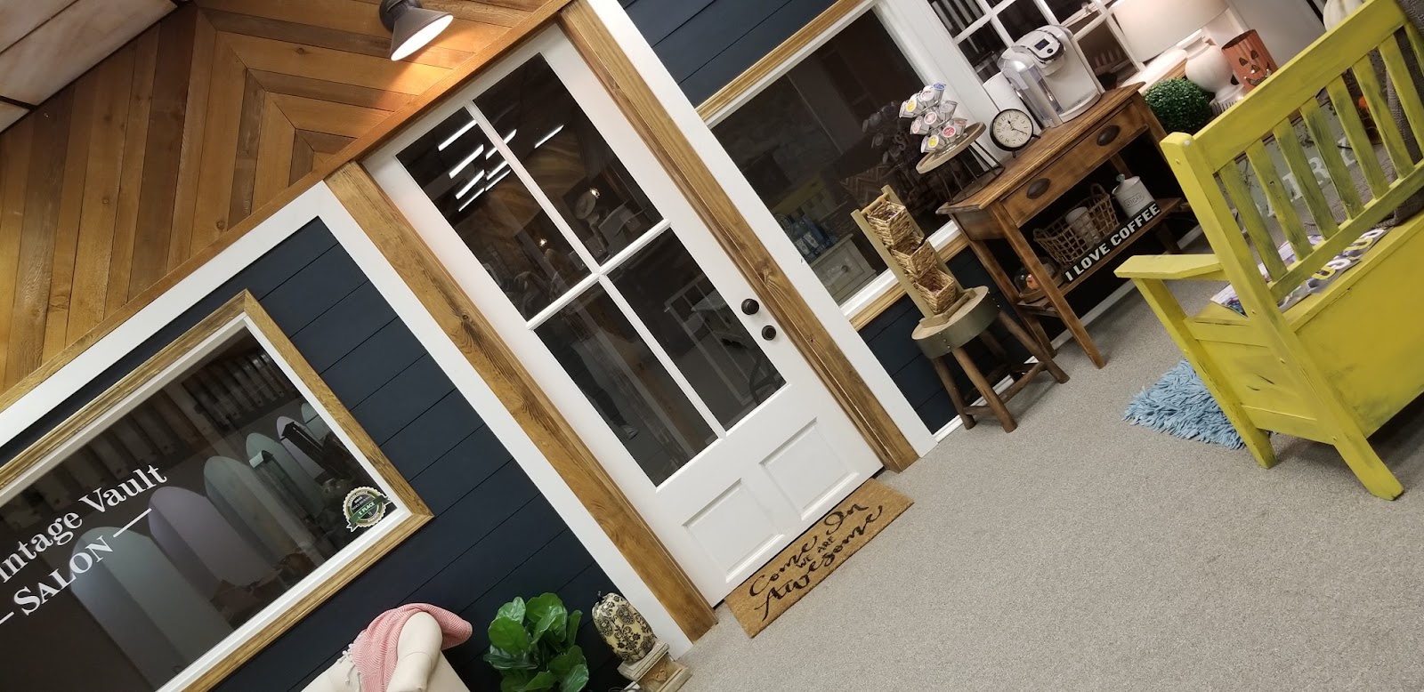 The Vintage Vault - Marketplace and Salon nail photo 5