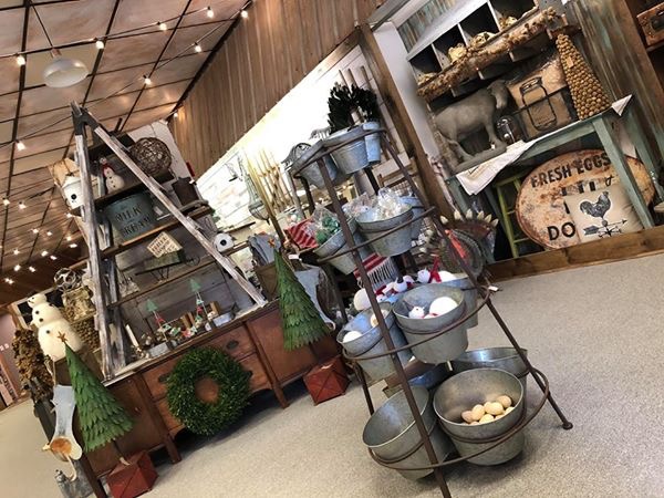 The Vintage Vault - Marketplace and Salon nail photo 7